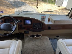 2013 winnebago 30t full dash w backup camera