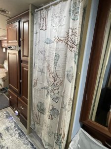 2013 winnebago 30t hall w refrigerator